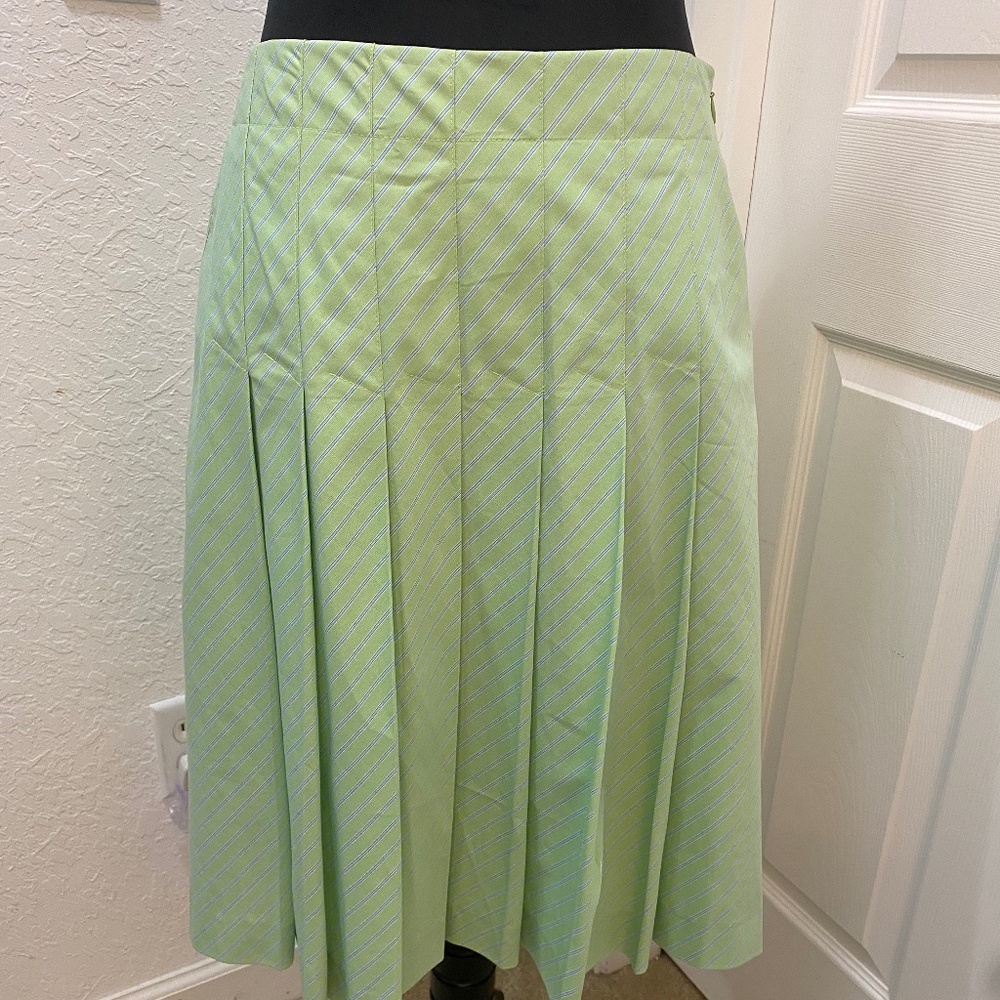 Theory Pleaded‎ Skirt, Size 2